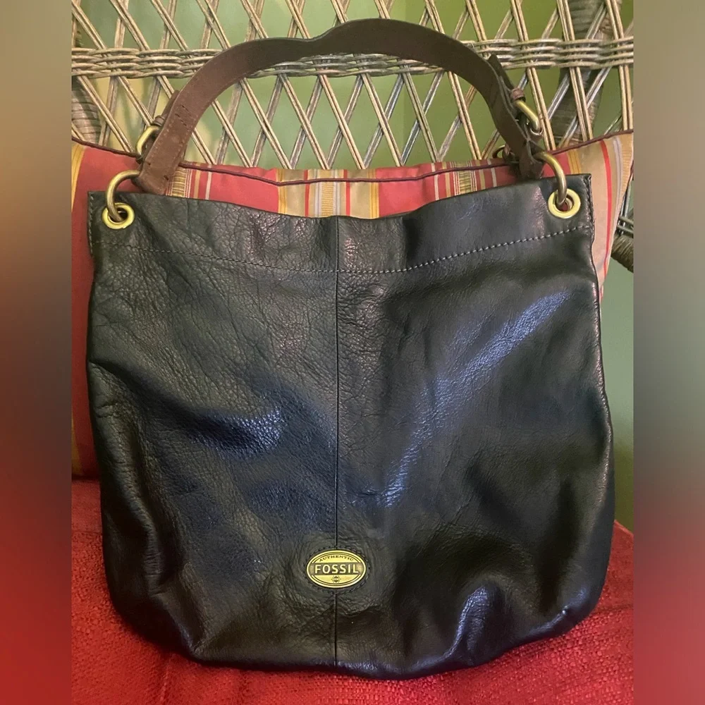 FINAL PRICE Fossil Black Leather Shoulder Bag. - Picture 1 of 7